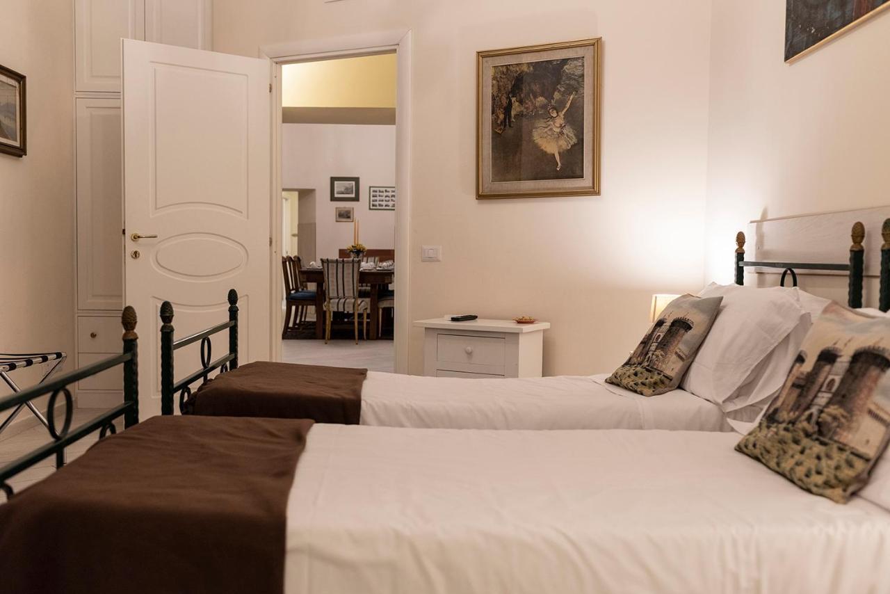Bed & Breakfast Domus Borbonica Napels